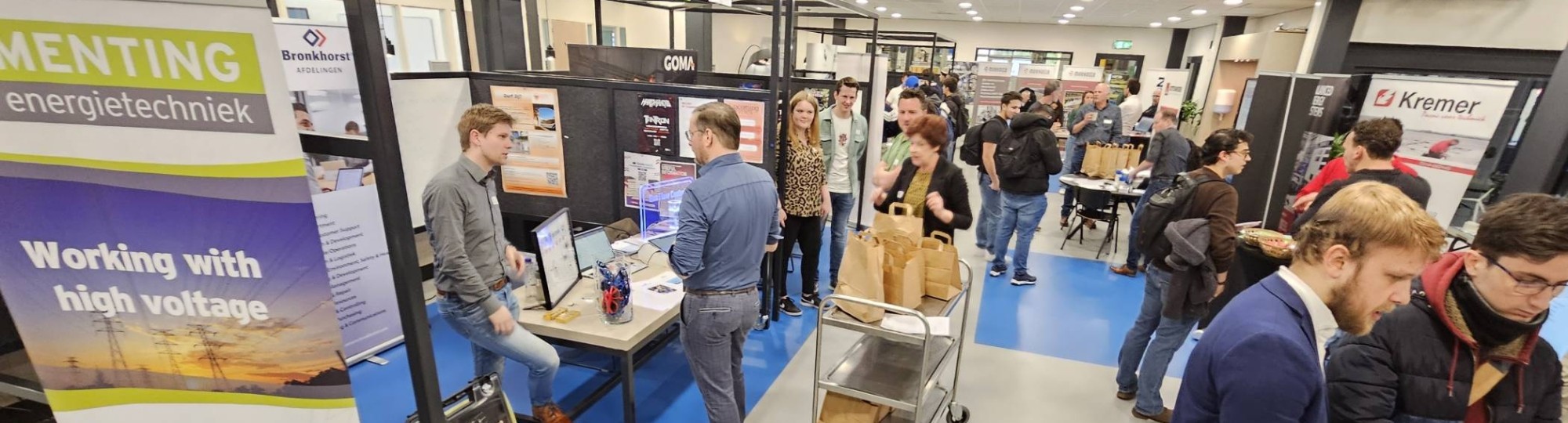 Sfeerbeeld van de stagemarkt die op 27 maart 2024 is gehouden bij de Academie Engineering en Automotive van de HAN