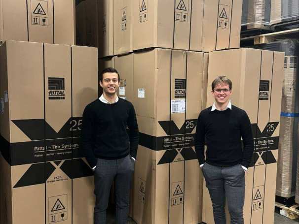 Guus Roos en Quinten Stuurman, studenten Technische Bedrijfskunde aan de HAN, hebben met succes stagegelopen bij Rittal Nederland