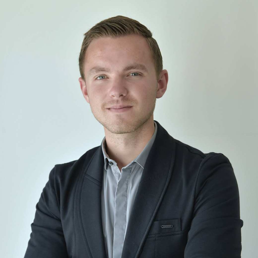 Portret van Timon Schumacher oud student  HAN Finance, Tax and Advice