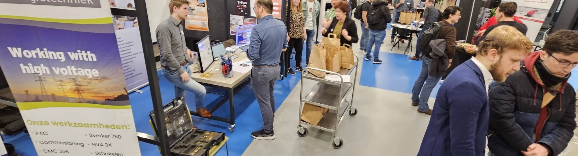Sfeerbeeld van de stagemarkt die op 27 maart 2024 is gehouden bij de Academie Engineering en Automotive van de HAN