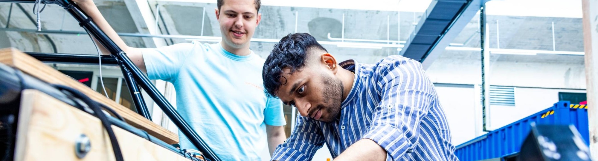 Master Engineering Systems Automotive Systems studenten werken aan de MORE Vehice.