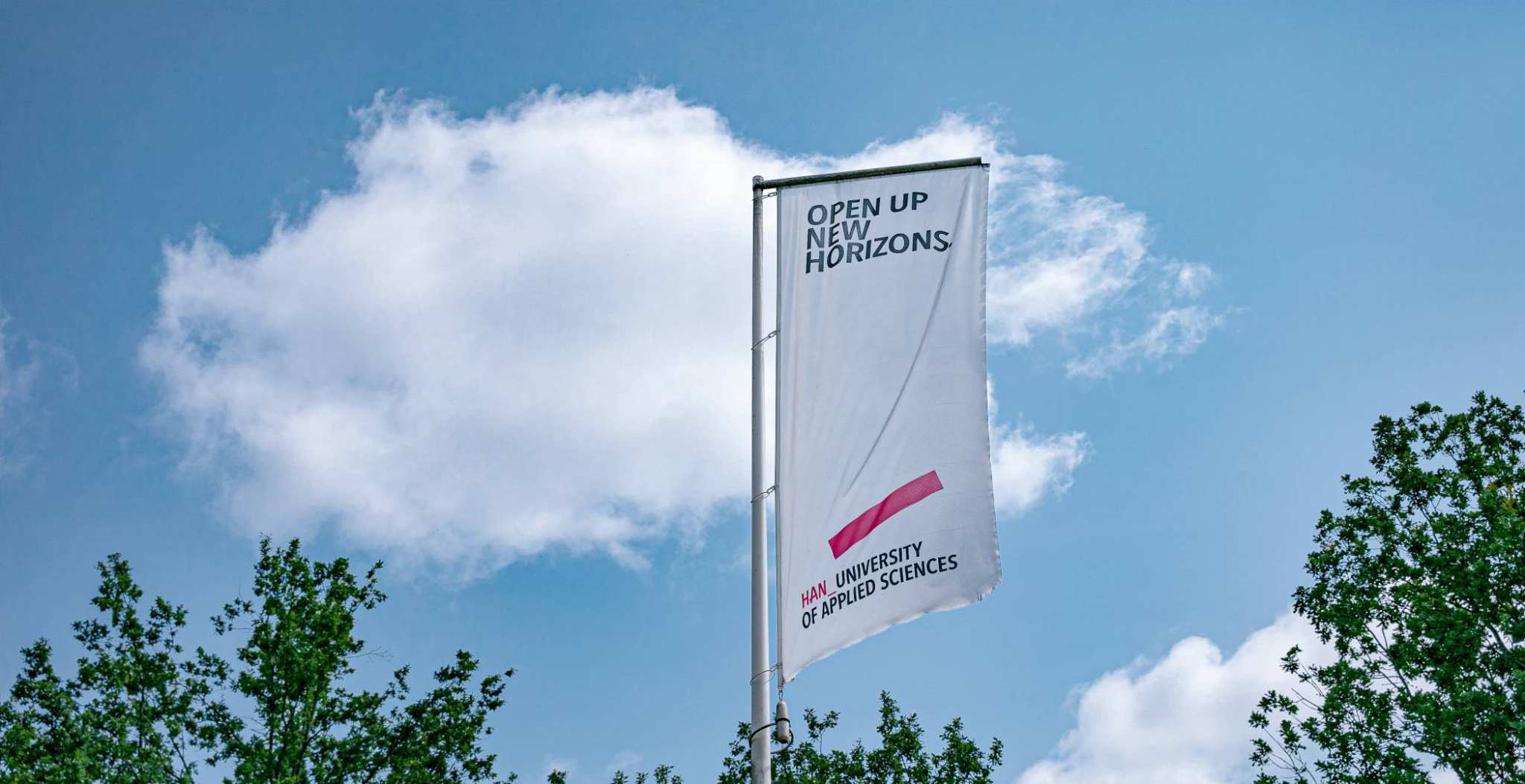 Eveline Peters, salesmanager, en Emma Bleumink, junior designer bij Iv-Industrie
