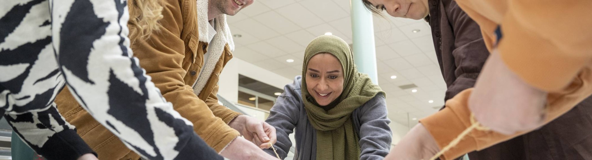 Studenten werken samen - Master Transitie naar Gezondheid en Welzijn